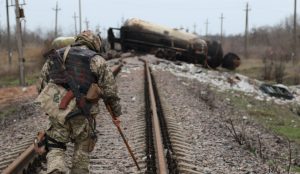 The State Special Transport Service of Ukraine is restoring destroyed railway tracks in the south of Ukraine