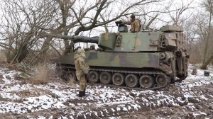 M109 self-propelled gun hits the Russian 2S4 Tyulpan