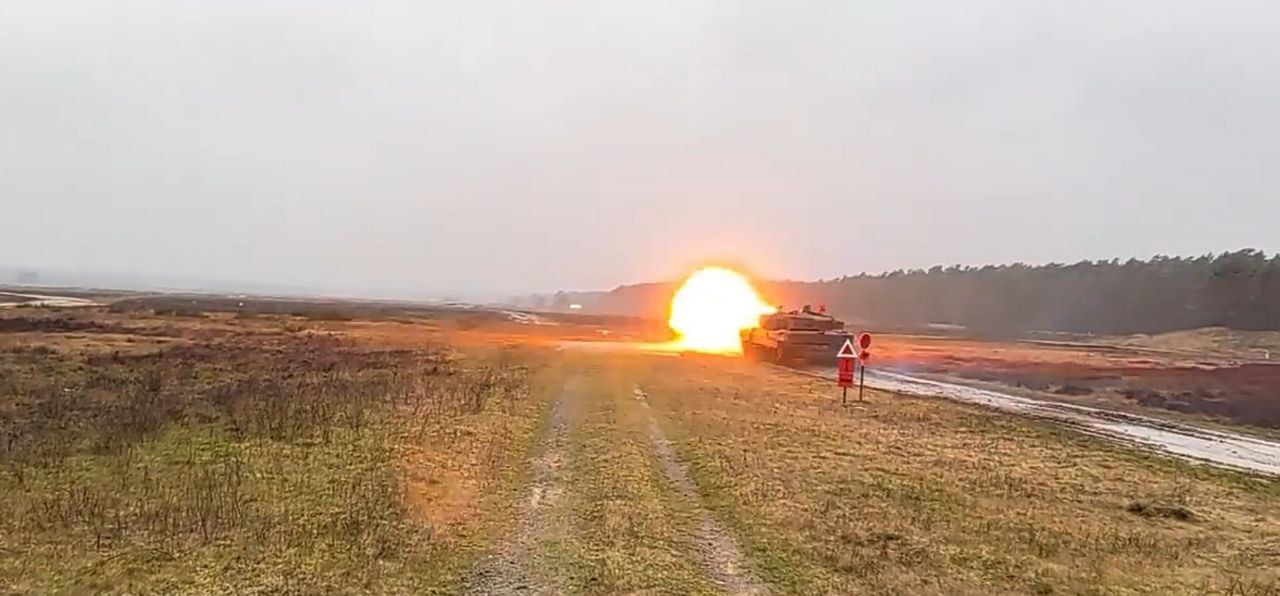 Leopard 2 Ukrainian crew fired its first shot