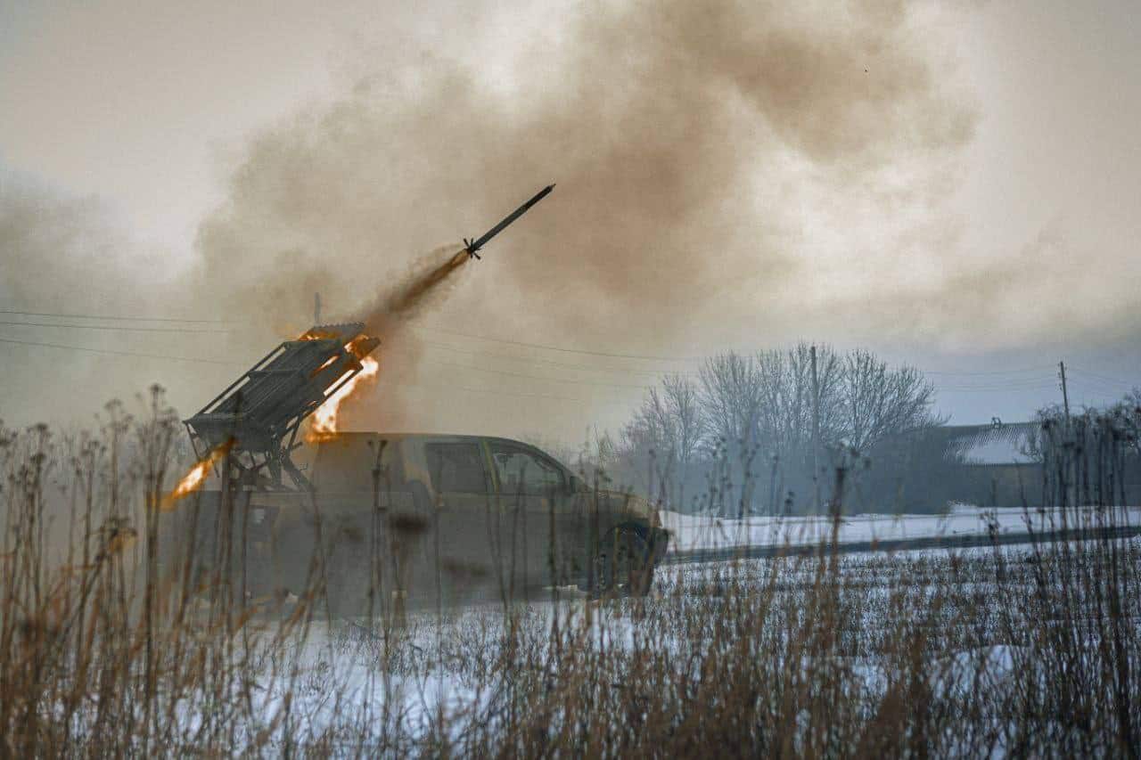 Chechen soldiers of Ukraine use DIY-made MLRS