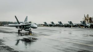 Фінляндія розгляне передачу Україні винищувачів F/A-18