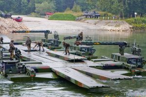 Holandia dostarczy Ukrainie mosty pontonowe M3 Amphibious Rig