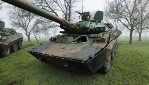 Ukrainian marines receive French AMX-10RC tanks