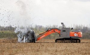 A mine clearance vehicle based on an excavator was tested in Kryvyi Rih