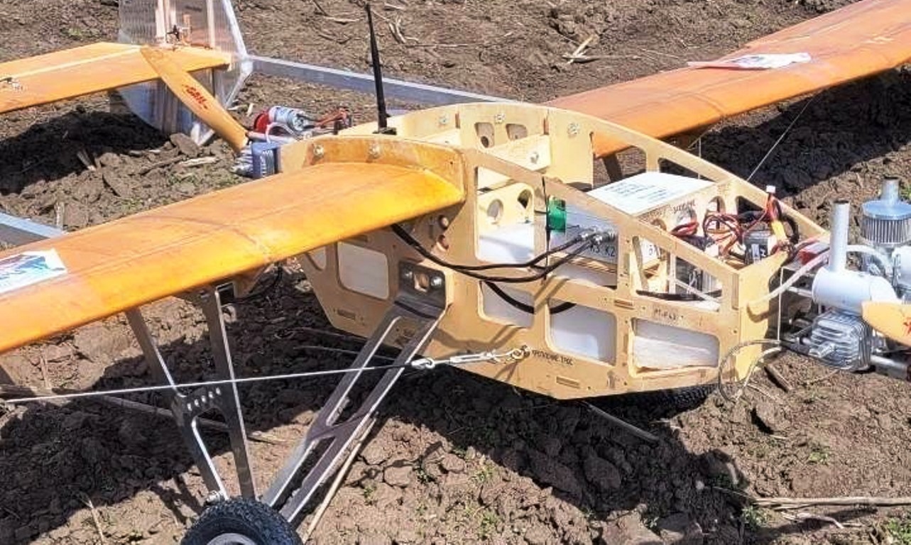 Volunteers discussed the features of wooden drones used by the Russian Federation