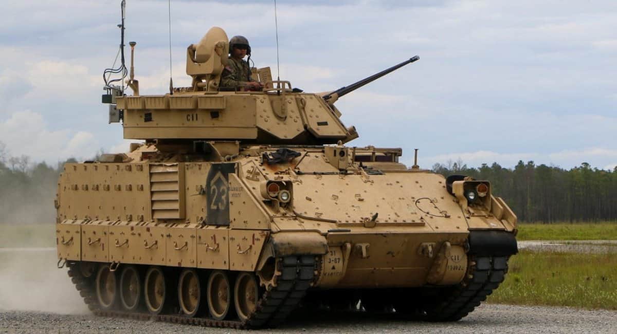 Stryker та Bradley: новий пакет допомоги від США