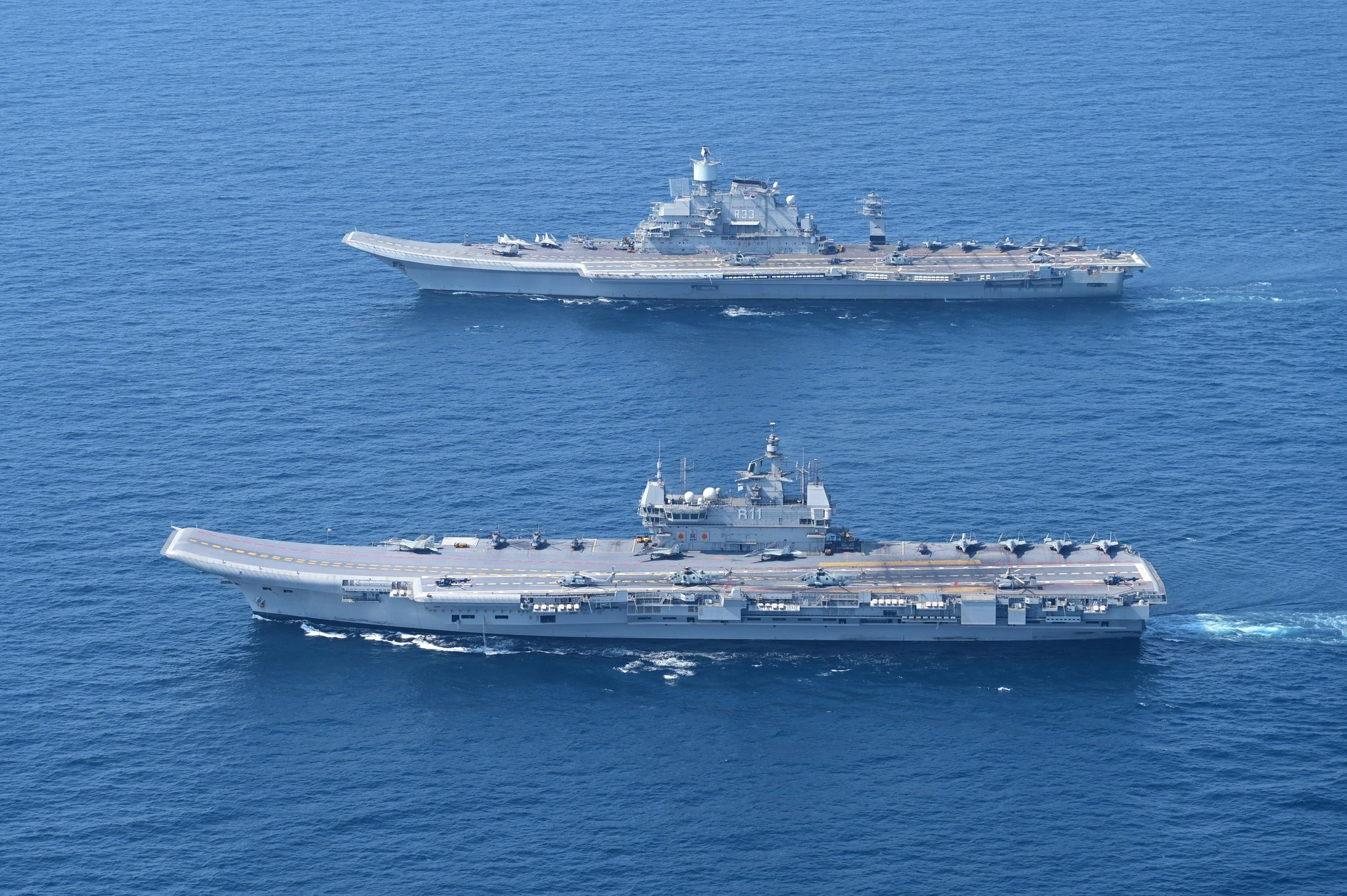 Indian Navy conducts maneuvers involving two aircraft carriers for the first time