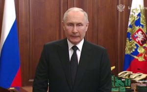 Путін наказав Збройним силам РФ нейтралізувати організаторів “збройного заколоту”