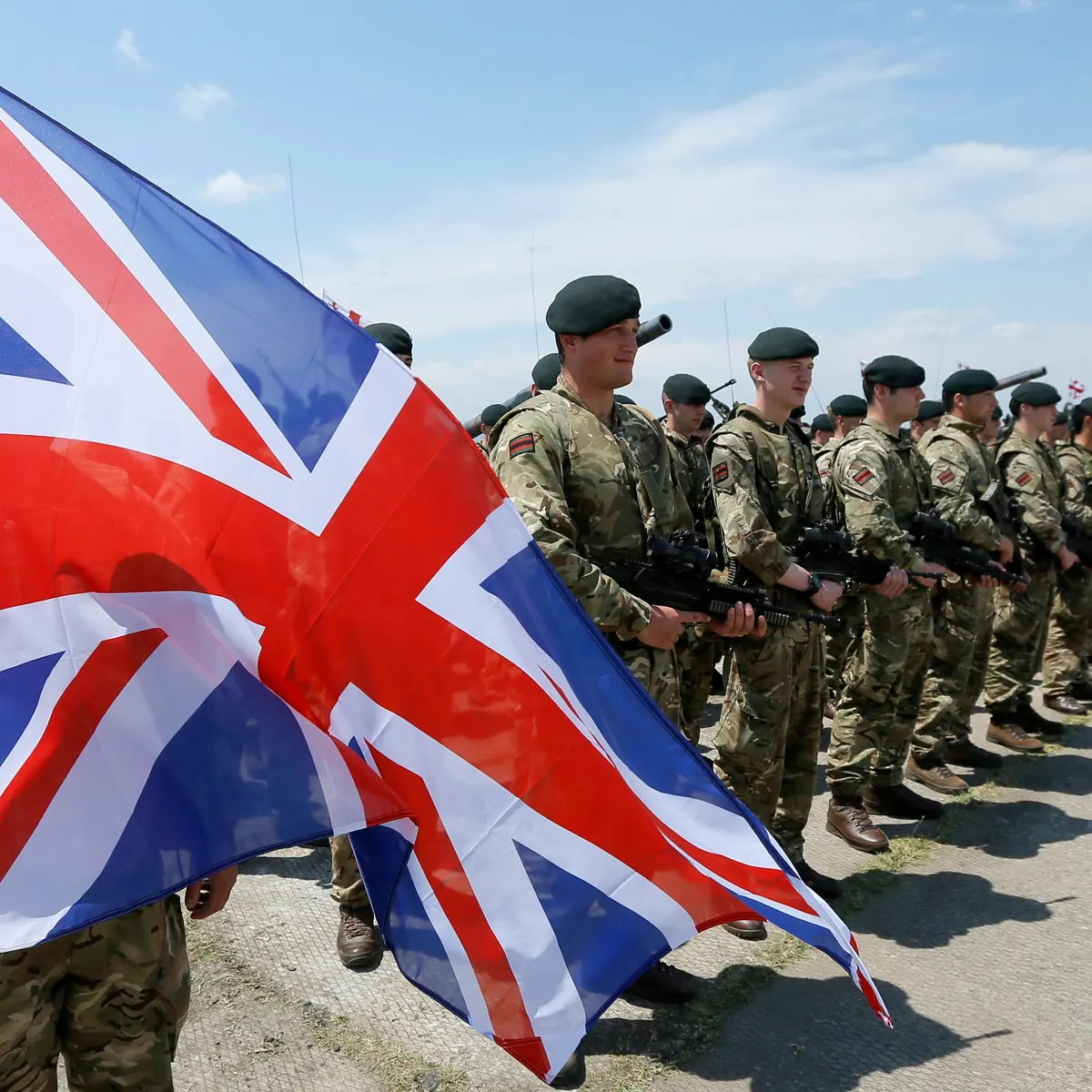 The UK shrinks army and expands military reserves