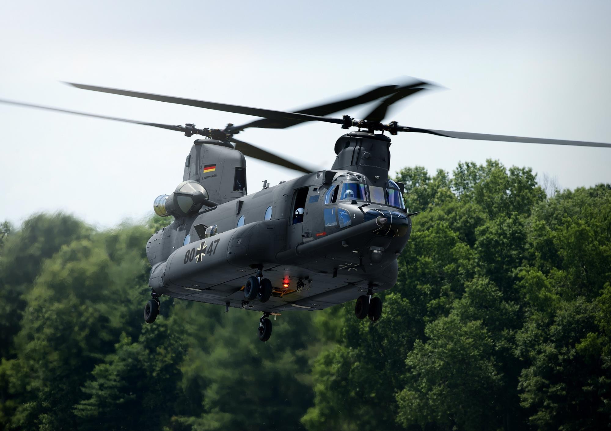 Німеччина замовляє 60 гелікоптерів Chinook