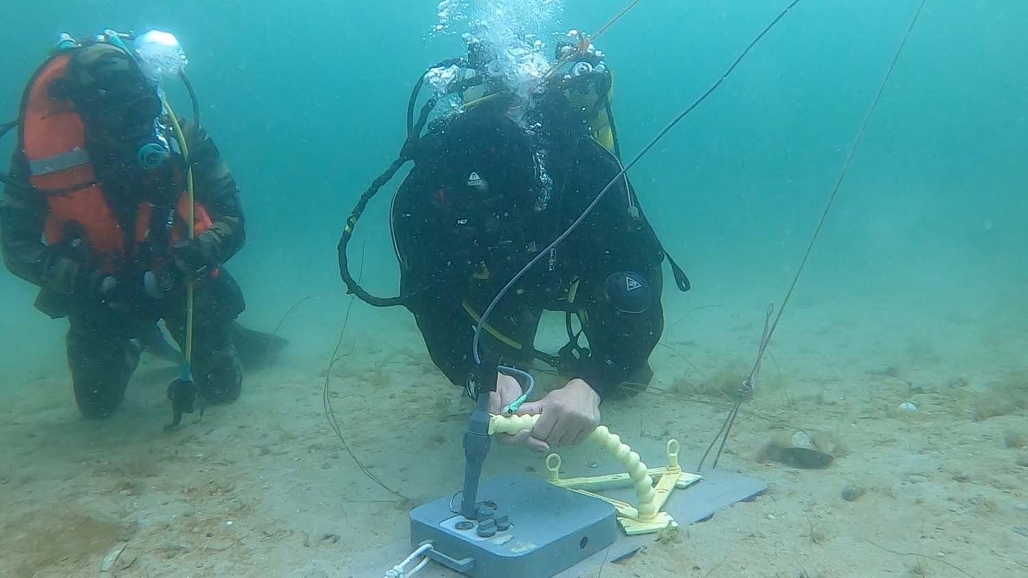 Royal Navy trains Ukrainian divers