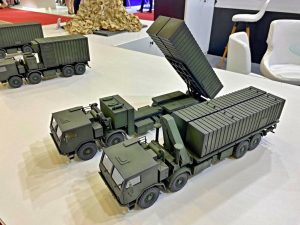 Чеська компанія інтегрувала балістичну ракету Khan на шасі Tatra