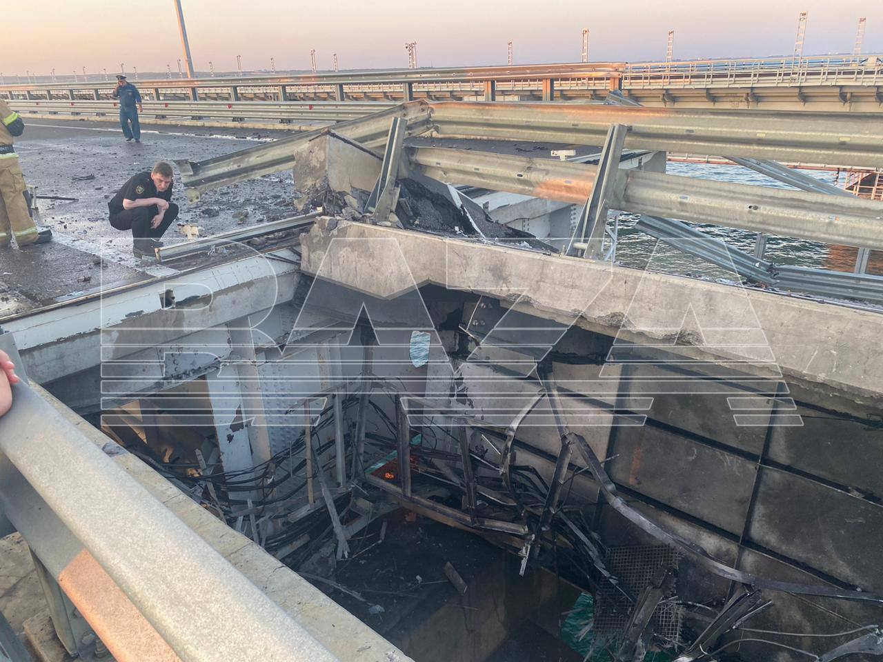 Damage to the Crimean bridge: explosions are reported, traffic is stopped