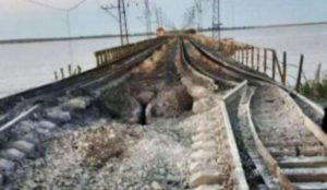 Ukrainian Armed Forces disable railway bridge across Chonhar