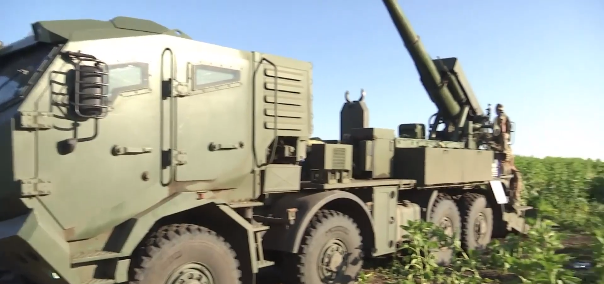 2S22 Bohdana self-propelled guns moved to Tatra chassis