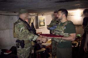 Зеленський відвідав позиції ССО під Бахмутом