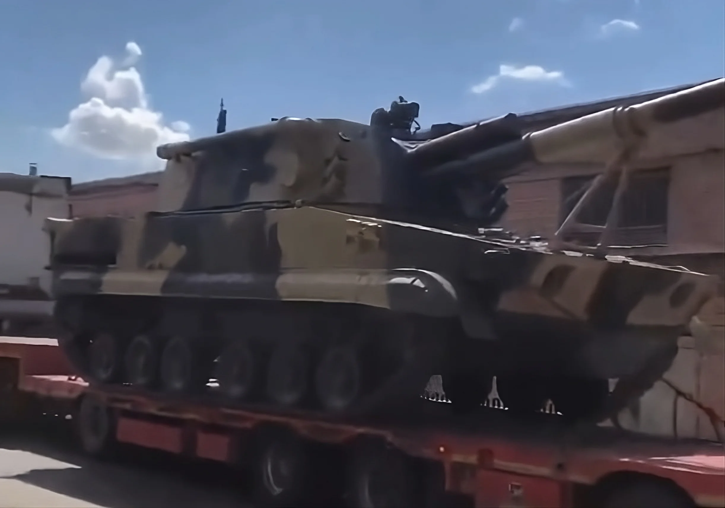 Experimental 2S18 Pat-S 152mm self-propelled howitzer spotted in Russia