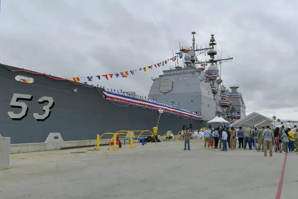 La Flota De EE.UU Ha Dado De Baja El Decimoprimer Crucero Del Tipo Ticonderoga USS Mobile Bay