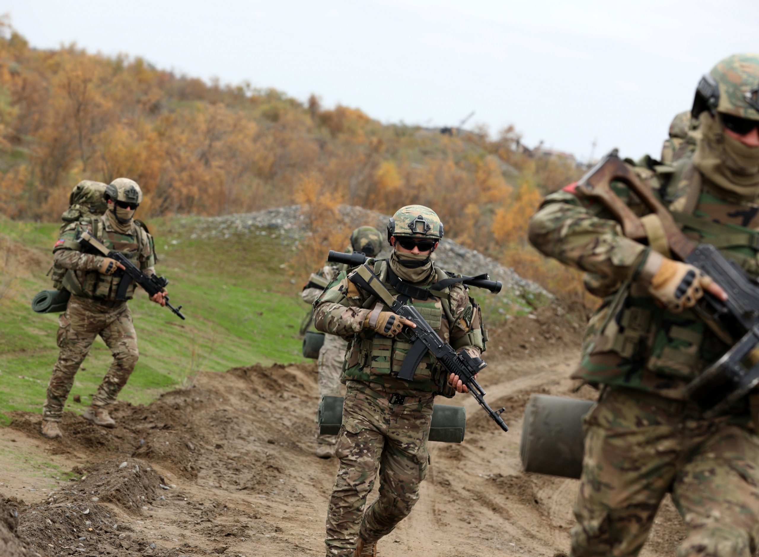 Entre Las Fuerzas Armadas De Armenia y Azerbaiyán Han Comenzado Los Combates