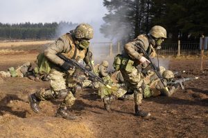 Brytyjska armia ogranicza szkolenia ukraińskich wojskowych z powodu skarg miejscowej ludności