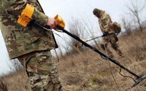 UK provided Ukraine with 1,500 mine detectors