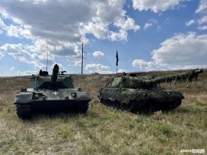 Ukrainian military showcases the newly arrived Leopard 1A5s