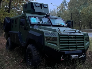 Ukrainian military receive Senator MRAP armored vehicles