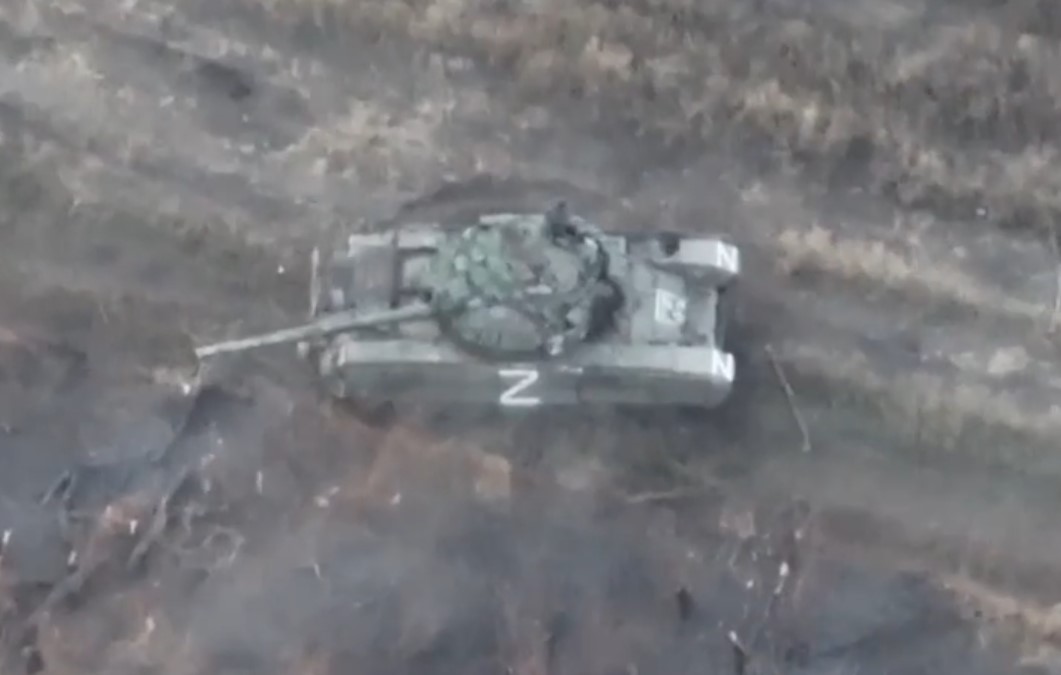 Ukrainian troops destroyed Russian T-72B3 tanks near Novoprokopivka