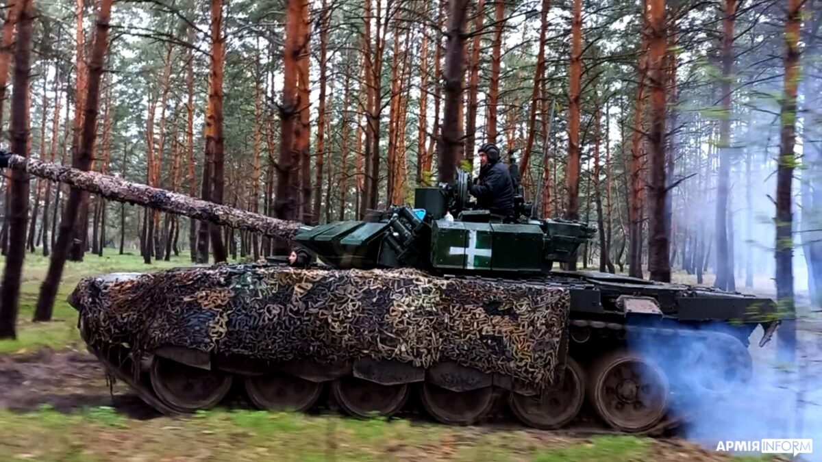 Tank operators of the 54th Brigade complained about the quality of captured tanks to the Uralvagonzavod management