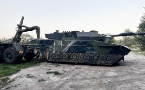 Ukraine’s deceptive tactic: miniature Leopard 2 ‘fake tanks’ in use for misdirection