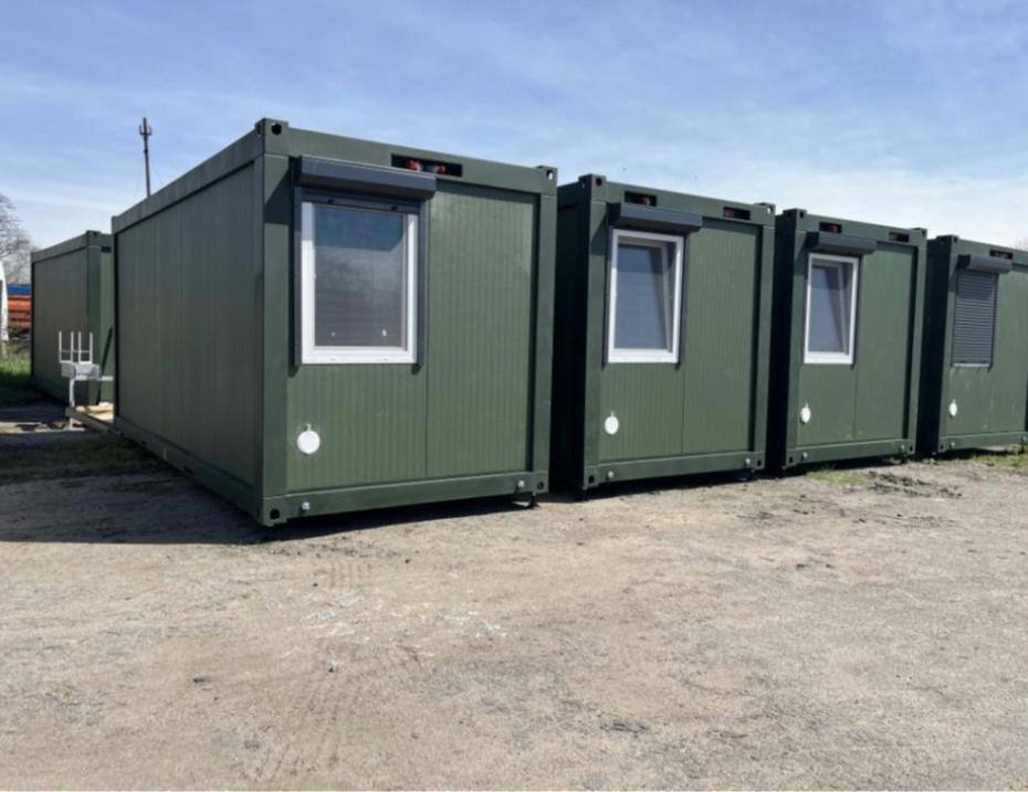 The Ministry of Defense has handed over air-conditioned housing modules with showers to the military