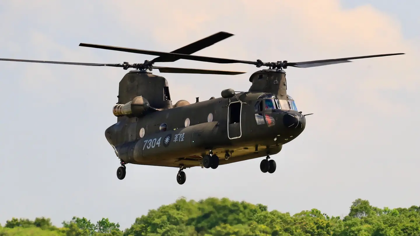 Taiwanese CH-47 Chinook pilot fails to escape to China with a helicopter