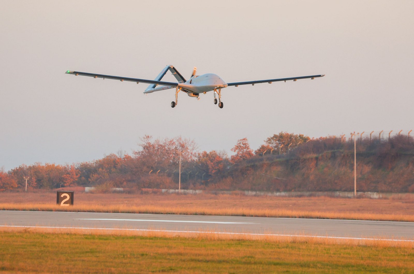 Turkey’s Bayraktar TB3 Drone Achieves 32-Hour Continuous Flight in Successful Test