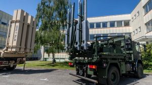 Україна отримала від Німеччини ЗРК IRIS-T SLS, боєприпаси, безпілотники і гвинтівки 