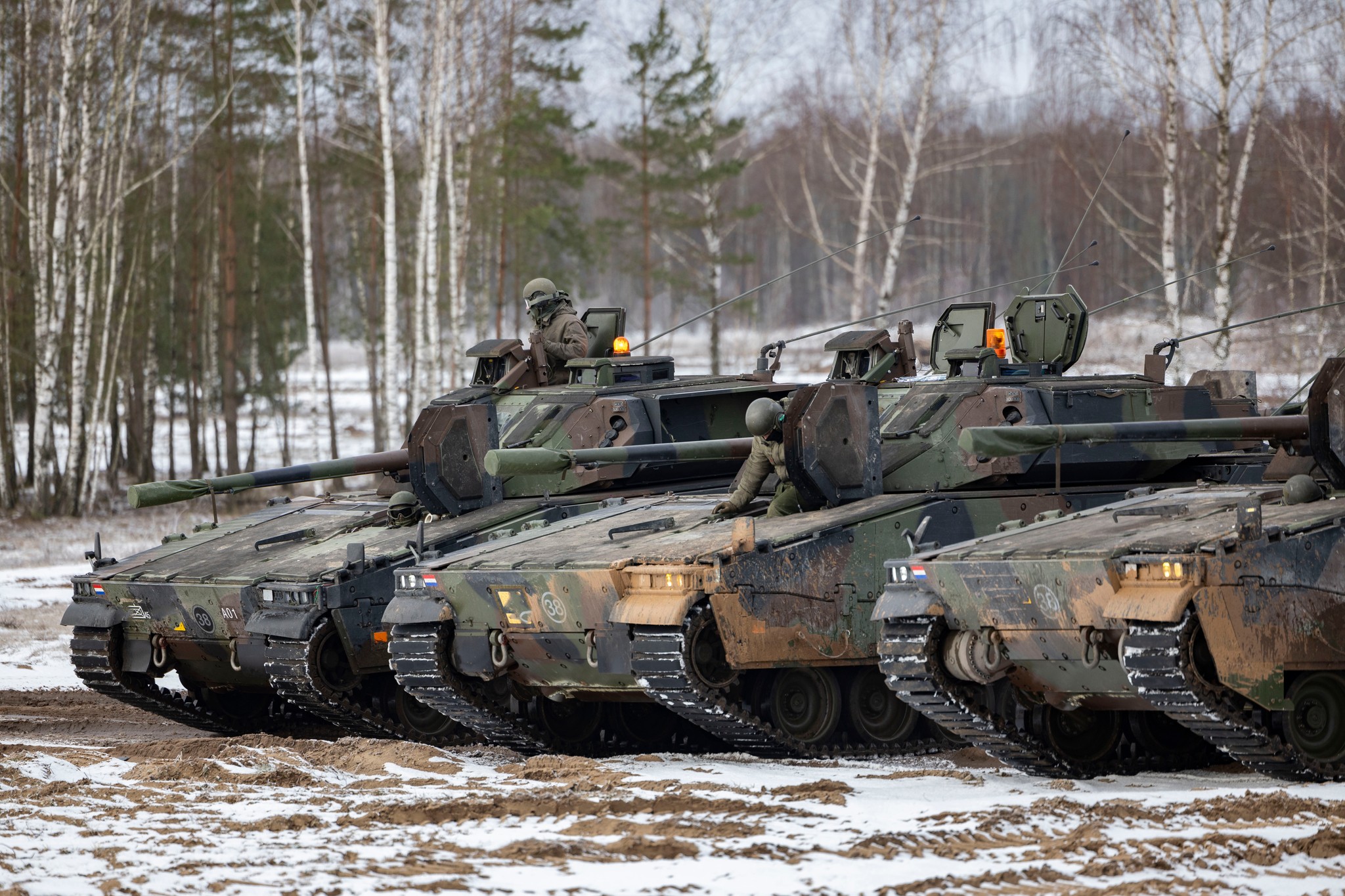 Netherlands Chief of Defence: Sending Troops to Ukraine is Last Resort for Allies