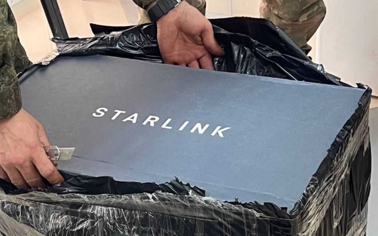 Окупанти на своїх позиціях розміщують Starlink