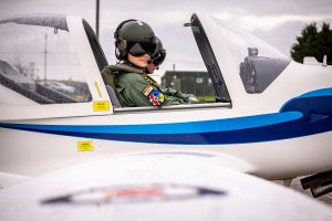 Ten Ukrainian pilots completed initial flight training in Britain