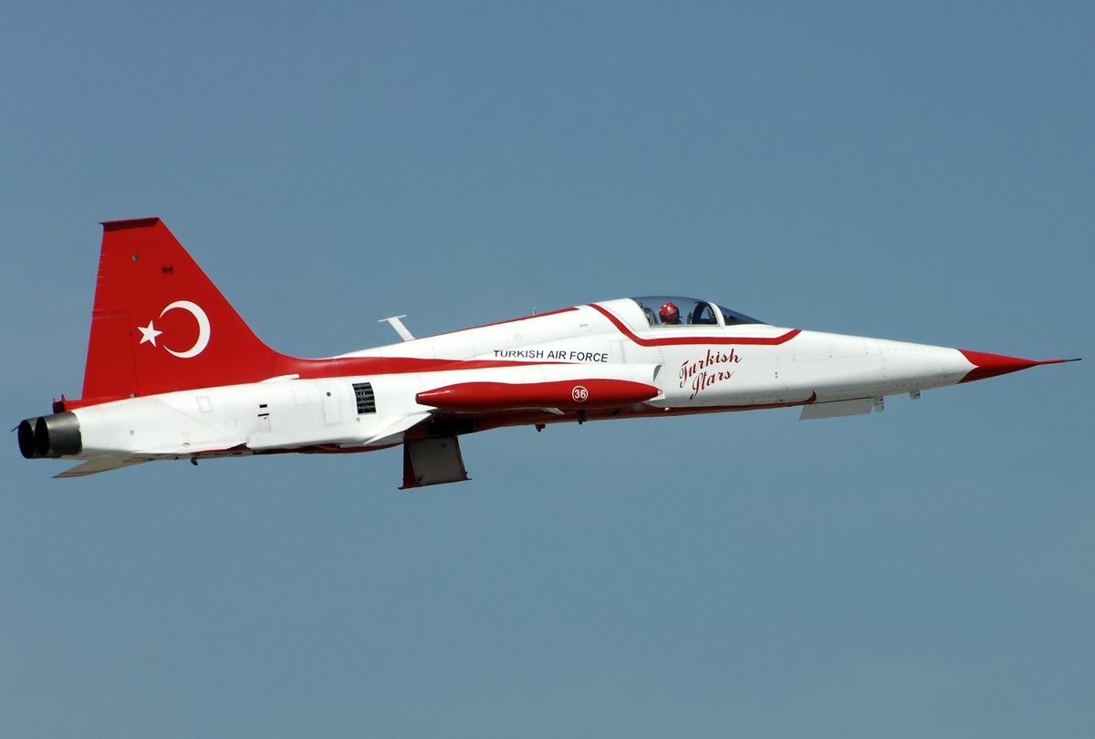 У Туреччині розбився літак NF-5A пілотажної групи “Turkish Stars”