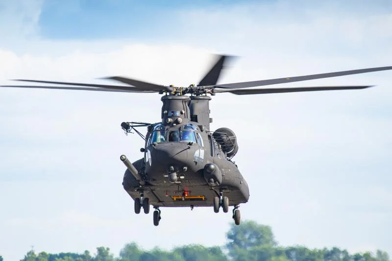 Британія замовляє транспортні гелікоптери H-47ER Chinook