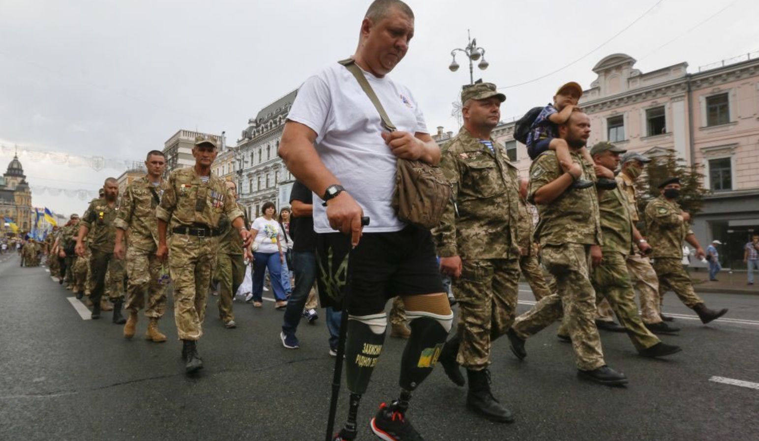 Майже кожен другий українець допускає, що може стати ветераном, — опитування