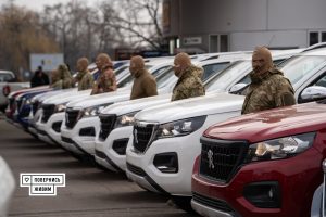 Мисливців за “Шахедами” посилили 22 новими пікапами Peugeot