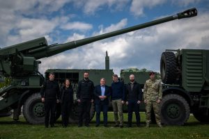 Представникам Данії показали зразки українського озброєння