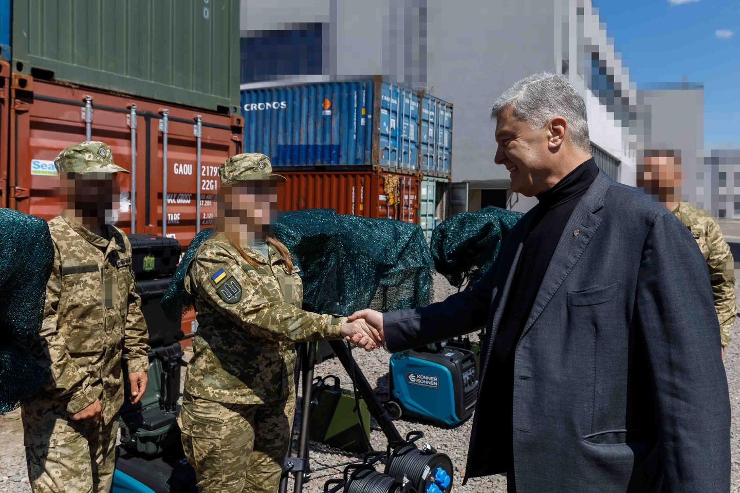 Poroshenko handed over the Ai-Petri electronic warfare systems to the military