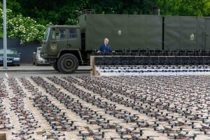 Poroshenko Donates Over 2,000 Drones to Ukrainian Military