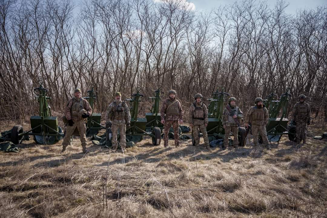 The 82nd Air Assault Brigade receives 120mm mortars from the Come Back Alive Foundation