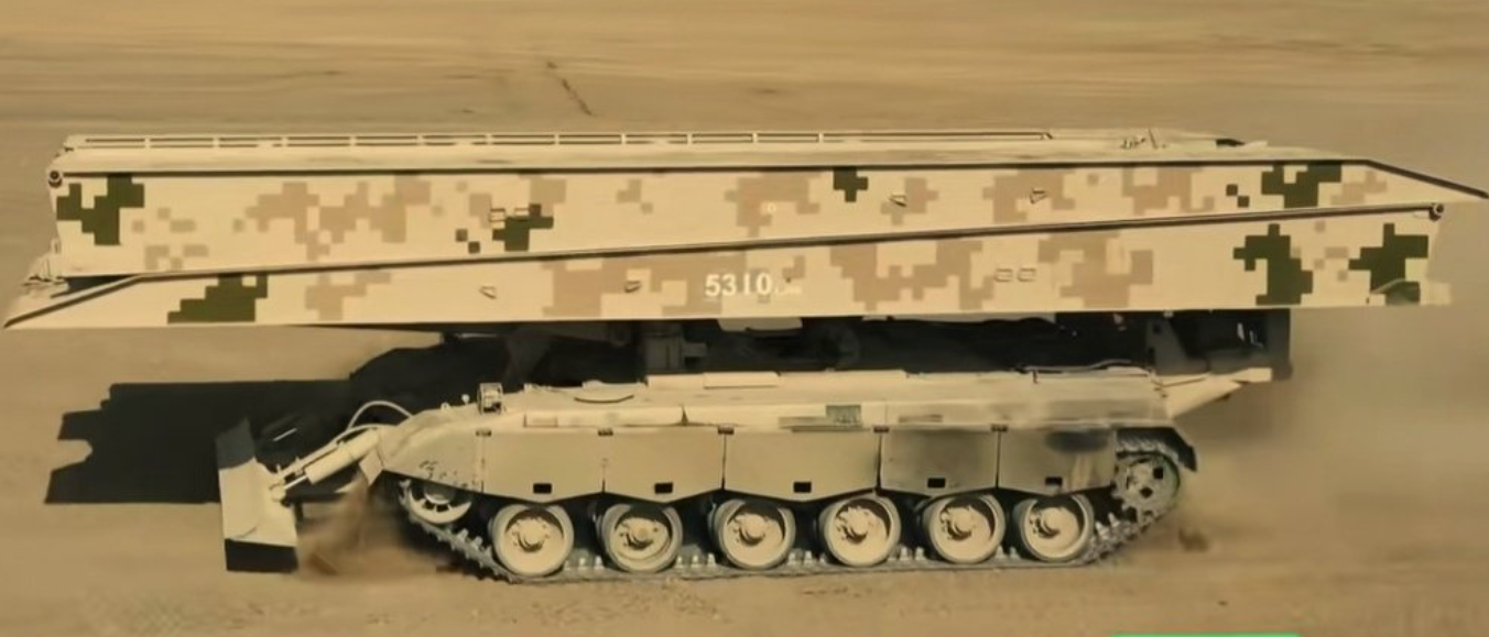 У Китаї показали новий мостоукладач на шасі танка ZTZ-96