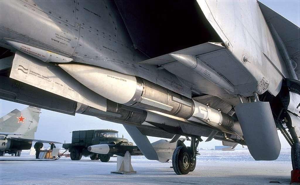 R-33 long-range radar missile mounted on a MiG-31 interceptor