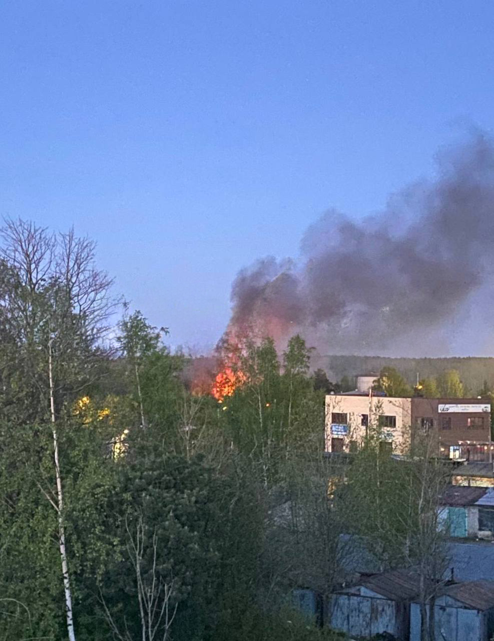 An explosion occurs at an oil depot in Vyborg