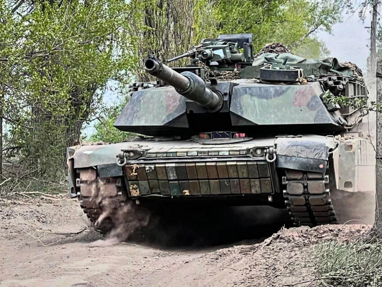 Ukrainian M1A1 Abrams SA-UKR equipped with Kontakt-1 reactive armor