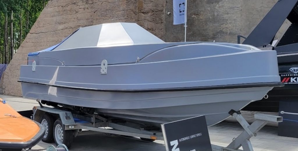 Російський безекіпажний катер «БЭК-1000» на виставці «ФЛОТ-2024». Червень 2024. Росія. Фото: російський фотограф Михайло Жердєв